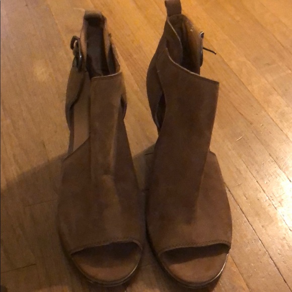 Shoes - Picture 2 of 2